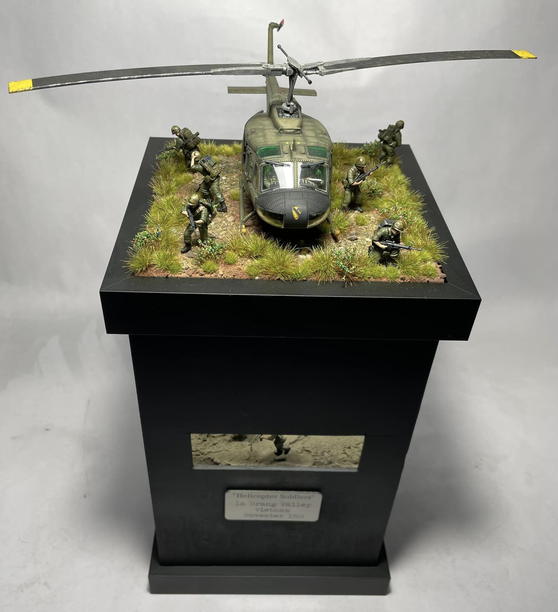 280119 - Bell UH-1D / UH-1H 
