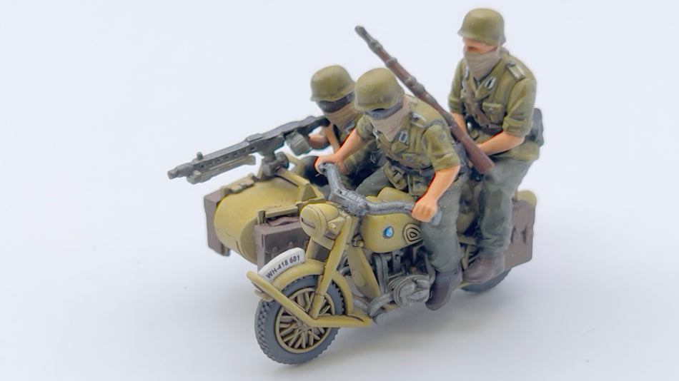 280052 - German Motorcycle R75 with Sidecar (DAK)